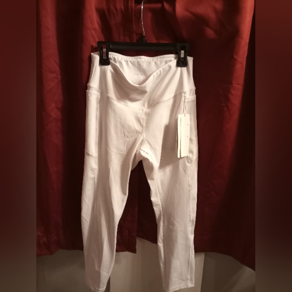 Absolutely fit medium leggings very comfortable